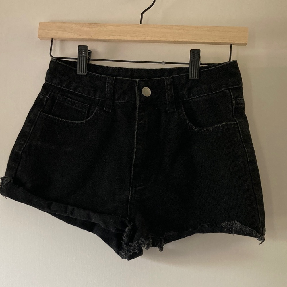 SHEIN Kids Black Denim Shorts - Picture 1 of 5
